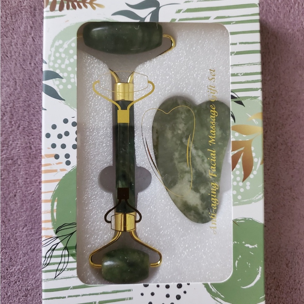 Green Jade Facial Roller and Gua Sha Set